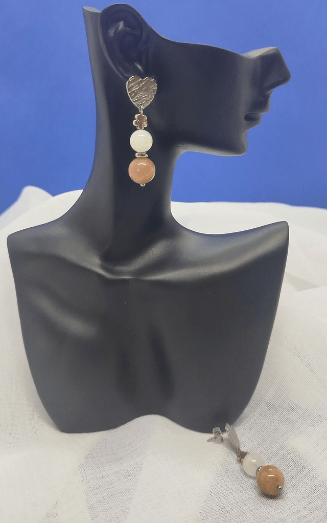 Clous d'oreilles en pierres naturelles de 8 et 10 mm (pierre de lune, pierre de soleil)