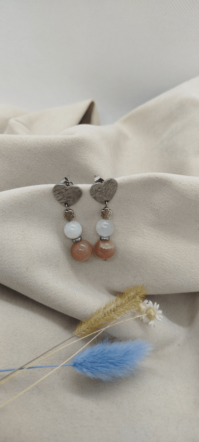 Clous d'oreilles en pierres naturelles de 8 et 10 mm (pierre de lune, pierre de soleil)