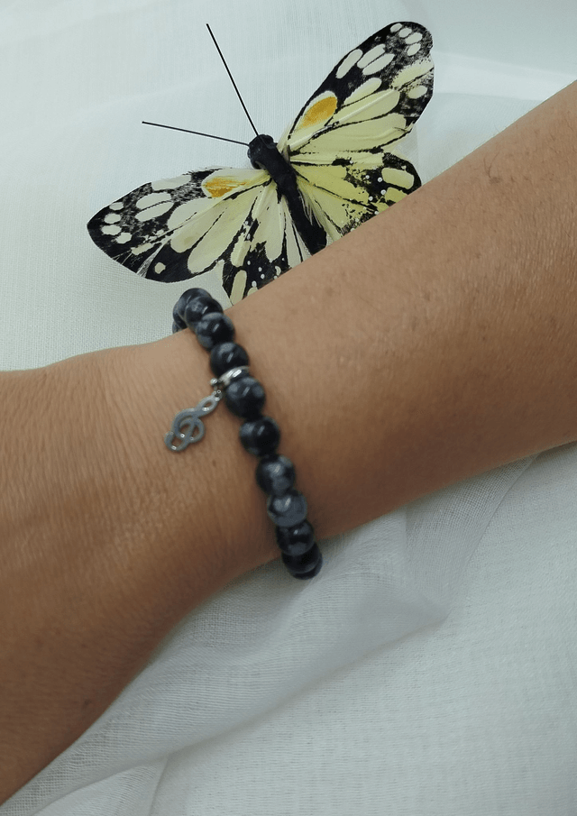 N° 392. Bracelet 16 cm en pierres naturelles de 8 mm (obsidienne flocon de neige). 